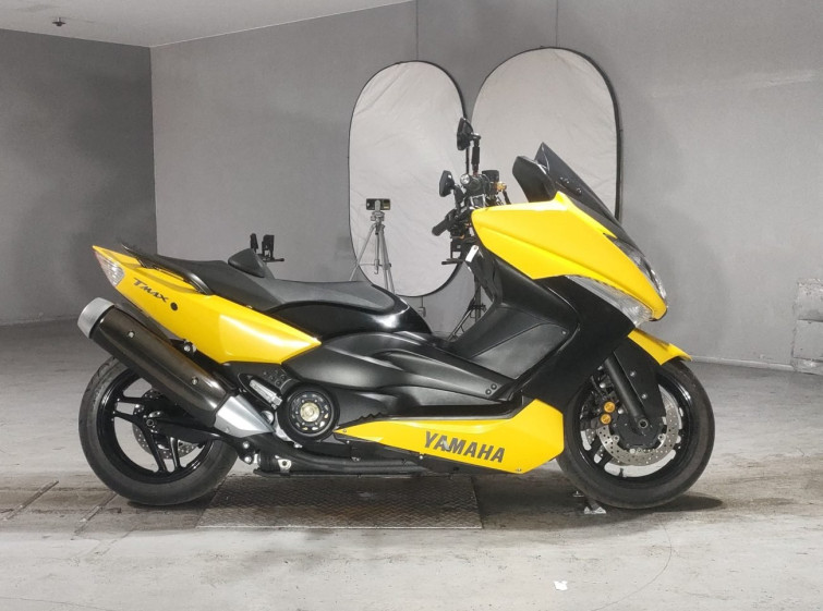 Мотоцикл Yamaha T-MAX500 с пробегом 16596 km