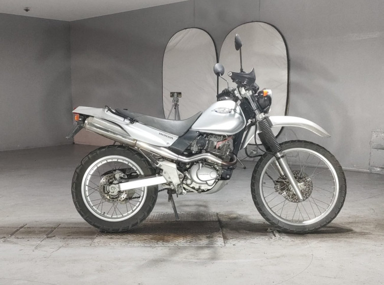 Мотоцикл Honda SL230 с пробегом 16090 km