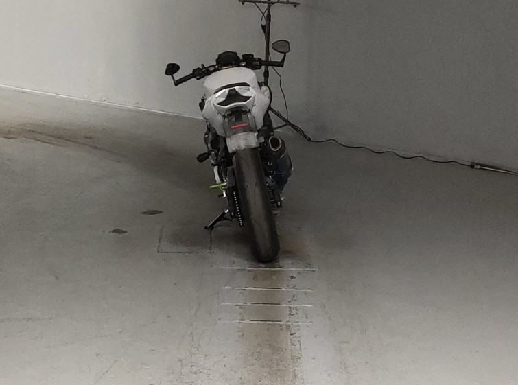 Мотоцикл Kawasaki Z250 з пробігом 27980 km
