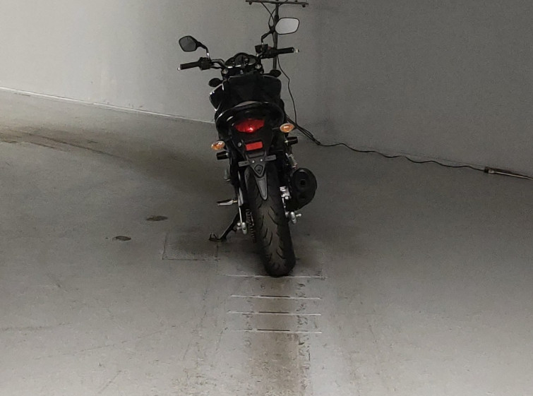 Мотоцикл Suzuki GLADIUS SFV400 с пробегом 34315 km