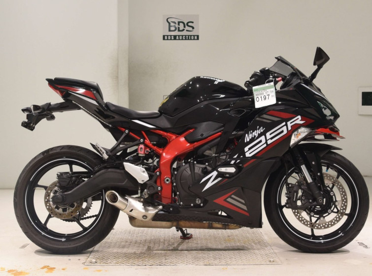 Мотоцикл Kawasaki NINJA ZX-25R с пробегом 3580 km