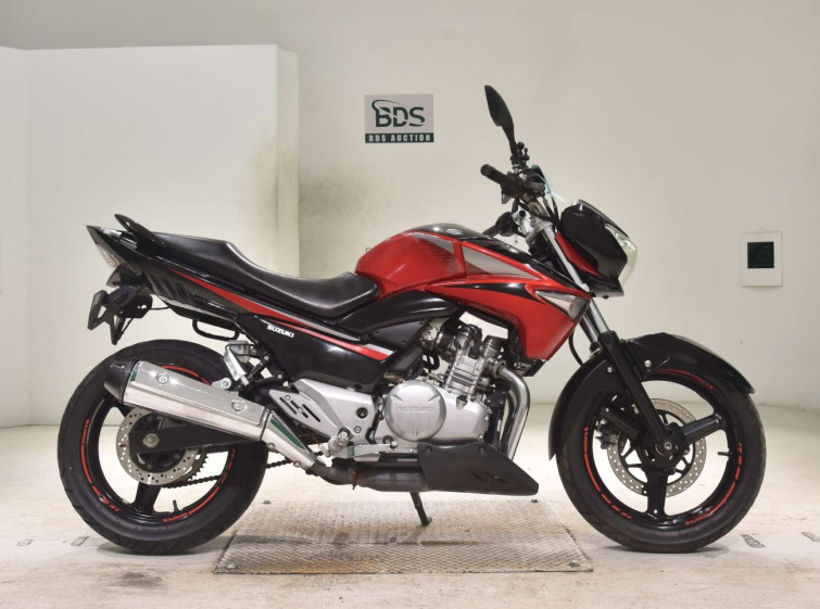 Мотоцикл Suzuki GSR250 з пробігом 13416 km