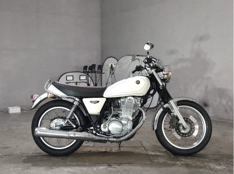 Мотоцикл Yamaha SR400 с пробегом 9052 km