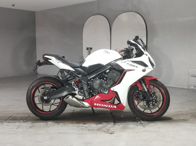 Мотоцикл Honda CBR650R з пробігом 9198 km
