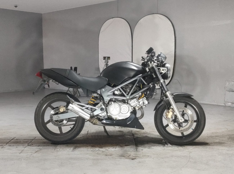 Мотоцикл Honda VTR250 з пробігом 79430 km