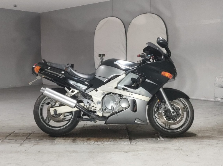 Мотоцикл Kawasaki ZZ-R400 с пробегом 40305 km