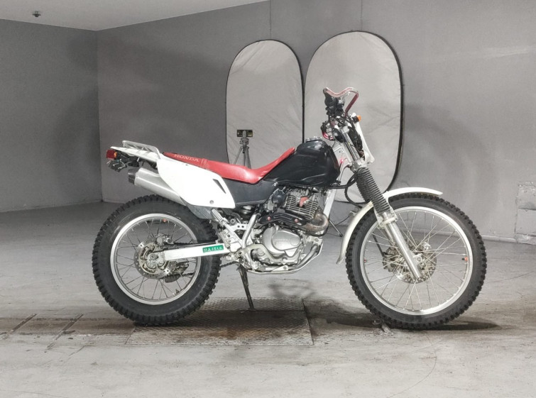 Мотоцикл Honda XR230