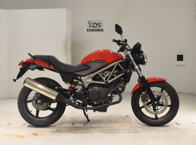 Мотоцикл Honda VTR250 з пробігом 11064 km