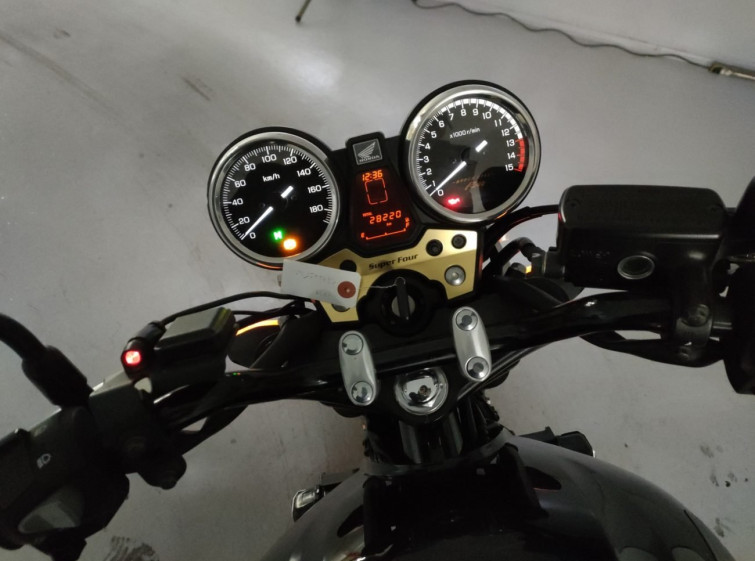 Мотоцикл Honda CB400SFV с пробегом 28220 km