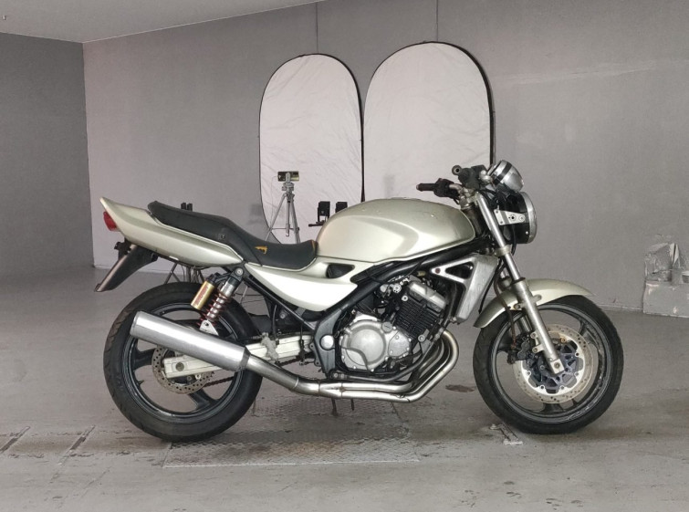 Мотоцикл Kawasaki BALIUS2 з пробігом 5237 km