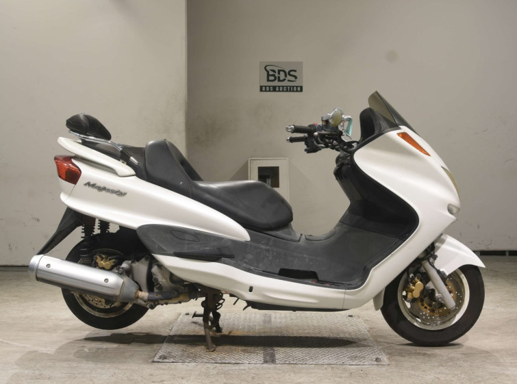 Мотоцикл Yamaha MAJESTY 250C