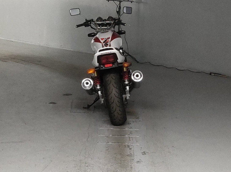 Мотоцикл Honda CB1300SF с пробегом 5136 km