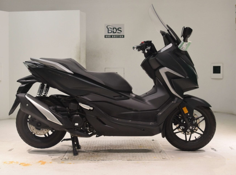 Мотоцикл Honda FORZA з пробігом 9503 km