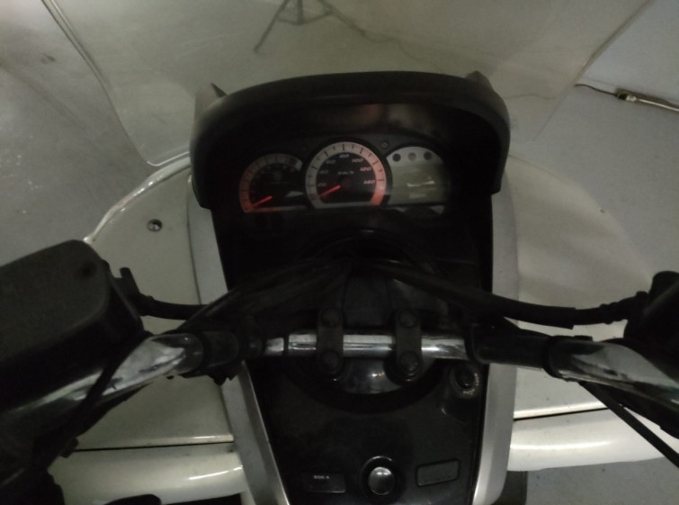 Мотоцикл Yamaha MAJESTY 250 с пробегом 52790 km