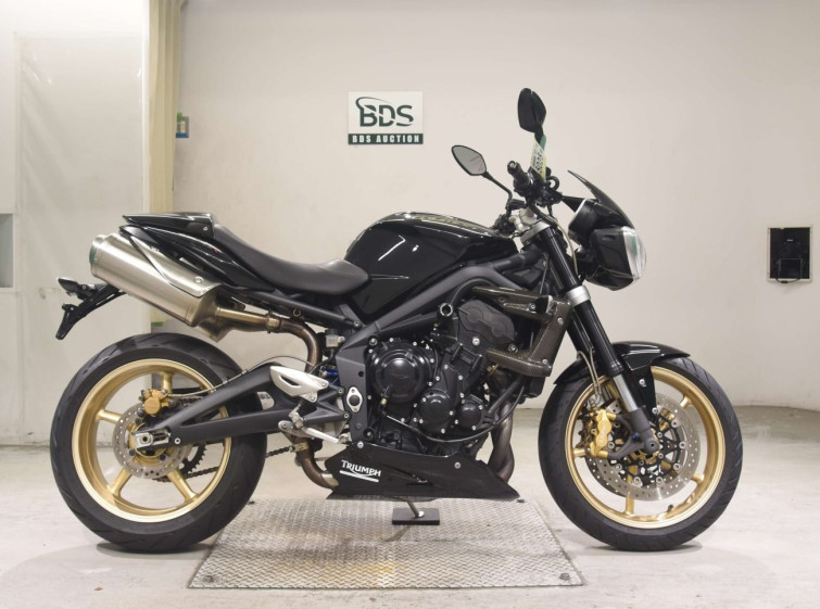 Мотоцикл Triumph STREET TRIPLE R з пробігом 19976 km