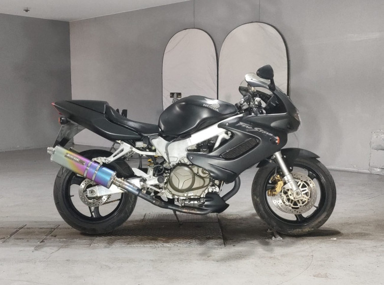 Мотоцикл Honda VTR1000F з пробігом 18481 km