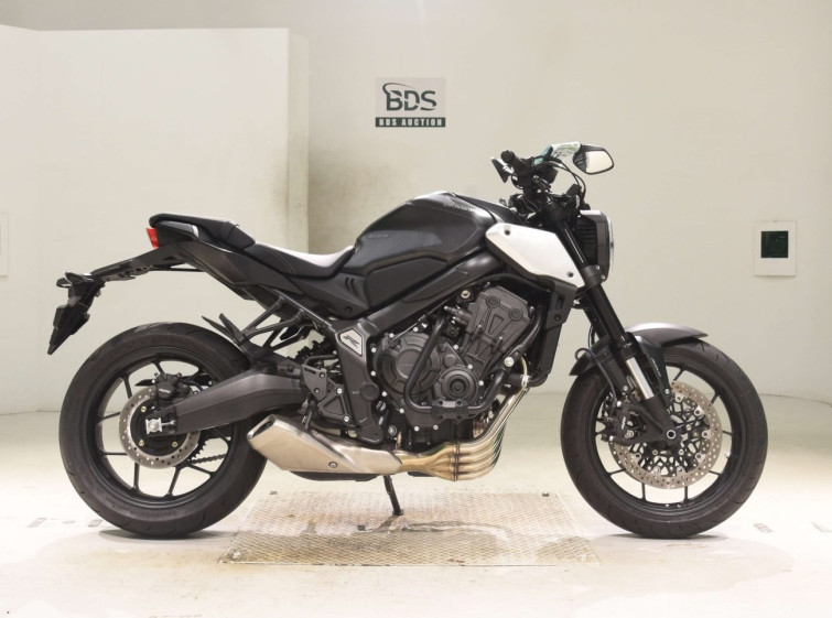 Мотоцикл Honda CB650R с пробегом 930 km