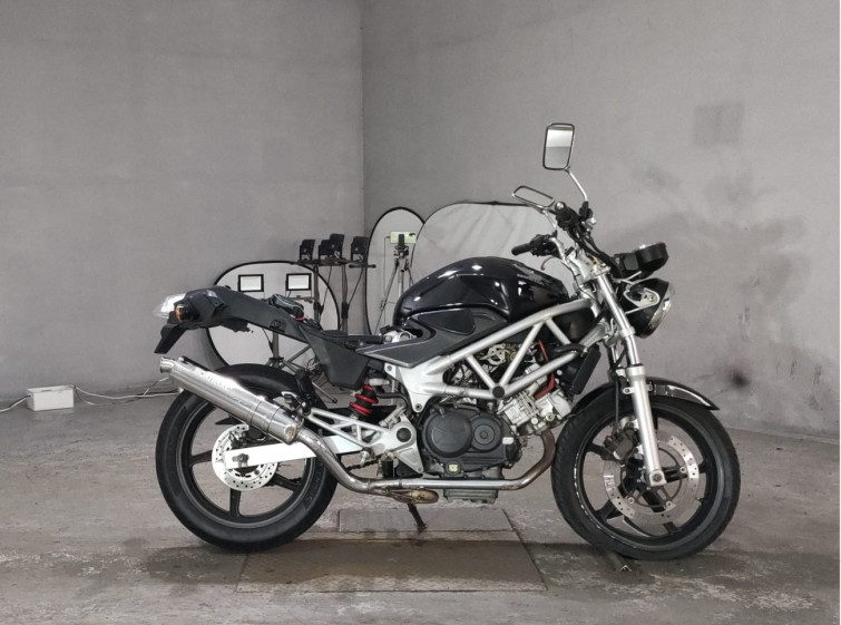Мотоцикл Honda VTR250 з пробігом 31257 km