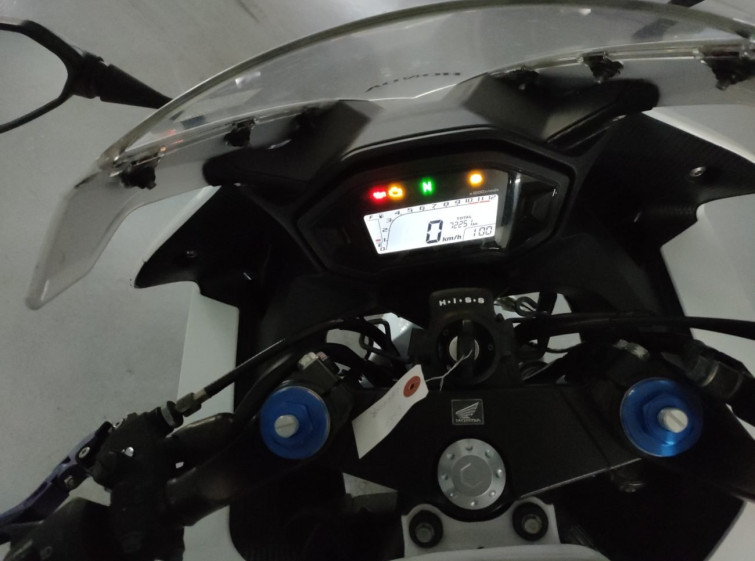 Мотоцикл Honda CBR400R з пробігом 72251 km