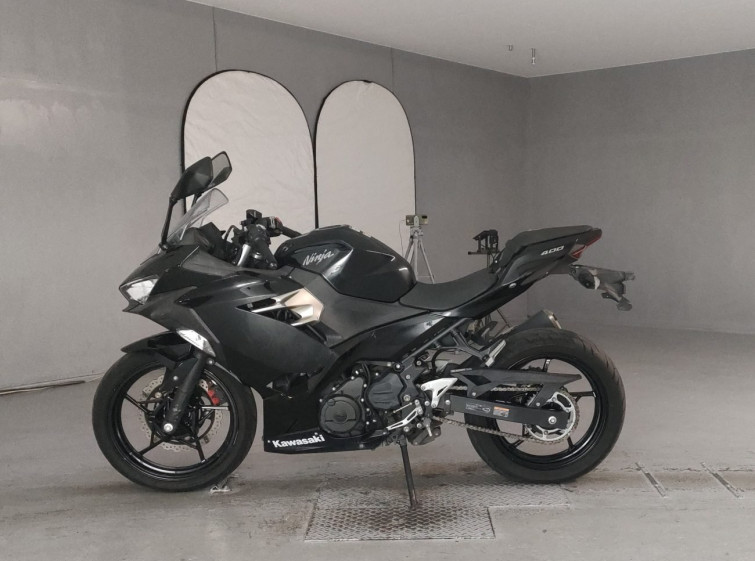 Мотоцикл Kawasaki NINJA400 з пробігом 28050 km