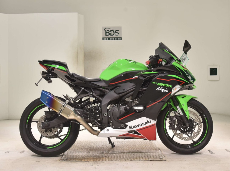 Мотоцикл Kawasaki NINJA ZX-25R с пробегом 35772 km