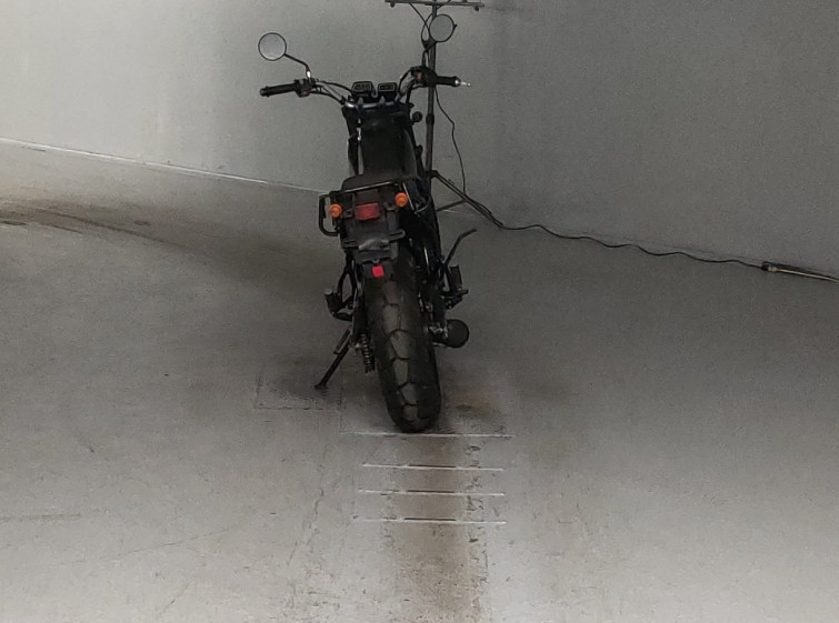 Мотоцикл Yamaha TW200 с пробегом 1922 km