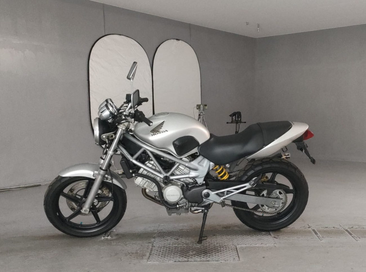 Мотоцикл Honda VTR250 с пробегом 47733 km