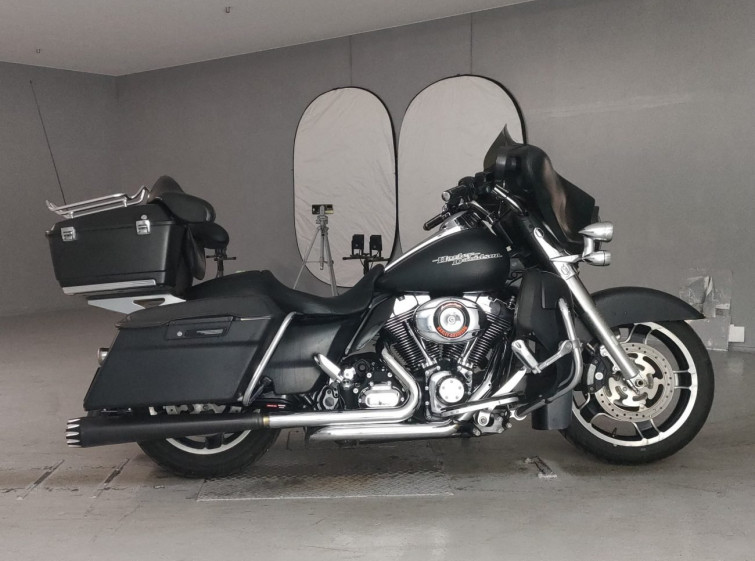 Мотоцикл HD SREET GLIDE FLHX1580 с пробегом 19657 km