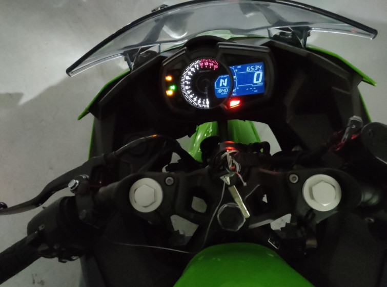 Мотоцикл Kawasaki NINJA400 с пробегом 6534 km