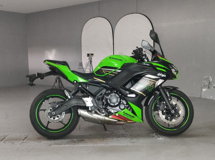 Мотоцикл Kawasaki NINJA650 с пробегом 7816 km