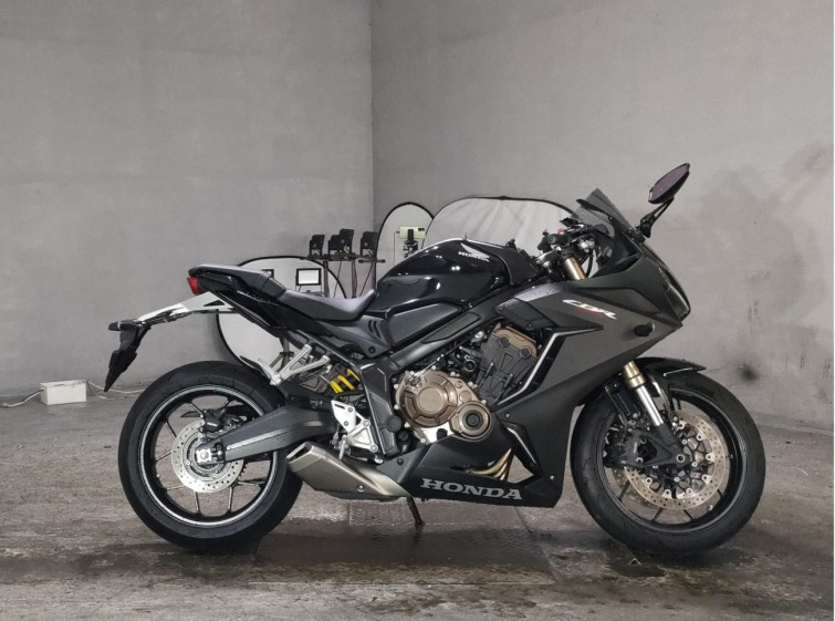 Мотоцикл Honda CBR650R з пробігом 13728 km