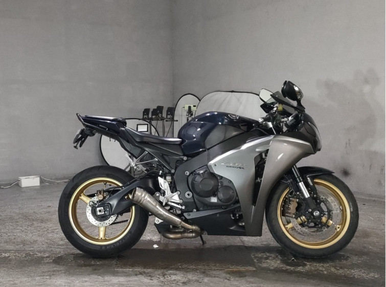 Мотоцикл Honda CBR1000RR с пробегом 22282 km