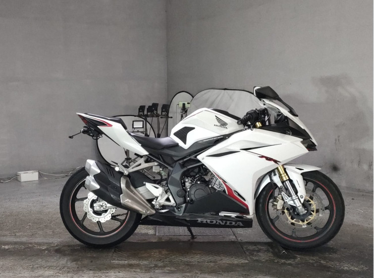 Мотоцикл Honda CBR250RR с пробегом 6531 km
