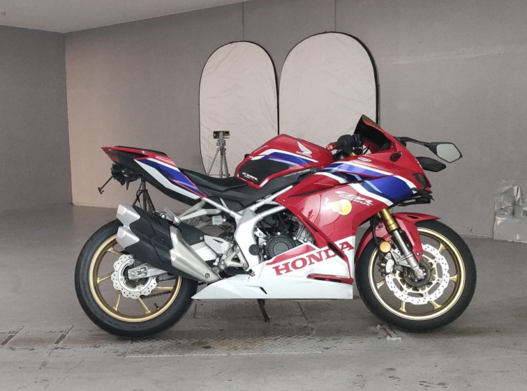 Мотоцикл Honda CBR250RR з пробігом 19657 km