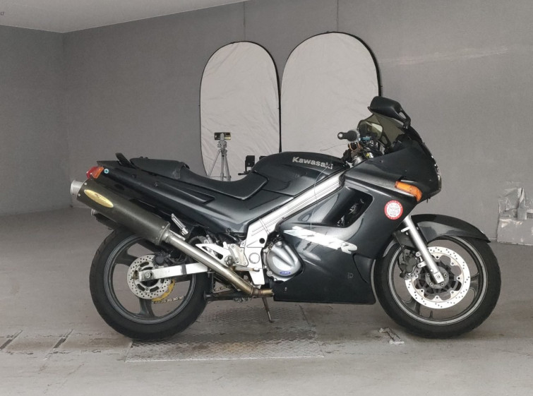 Мотоцикл Kawasaki ZZ-R250 з пробігом 32104 km