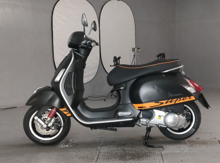Мотоцикл Vespa GTS300IE с пробегом 2739 km