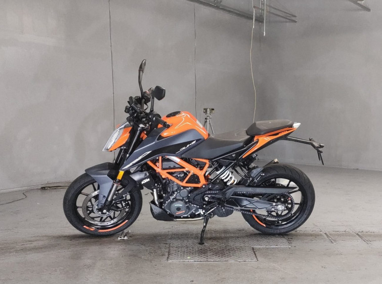 Мотоцикл KTM 390 DUKE