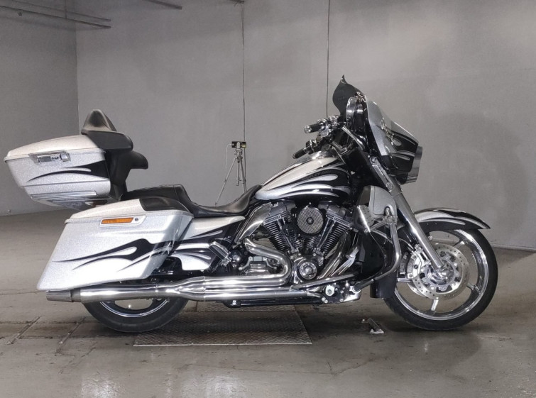 Мотоцикл HD STREET GLIDE FLHXSE1800 с пробегом 22721 km
