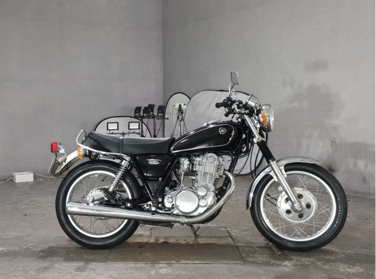 Мотоцикл Yamaha SR400 з пробігом 1954 km
