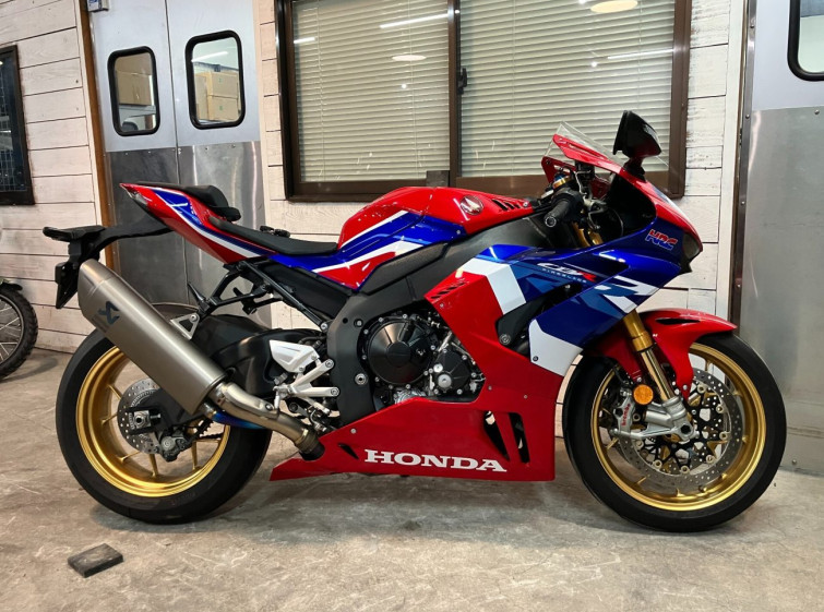 Мотоцикл Honda CBR1000RR-R FB SP с пробегом 5441 km