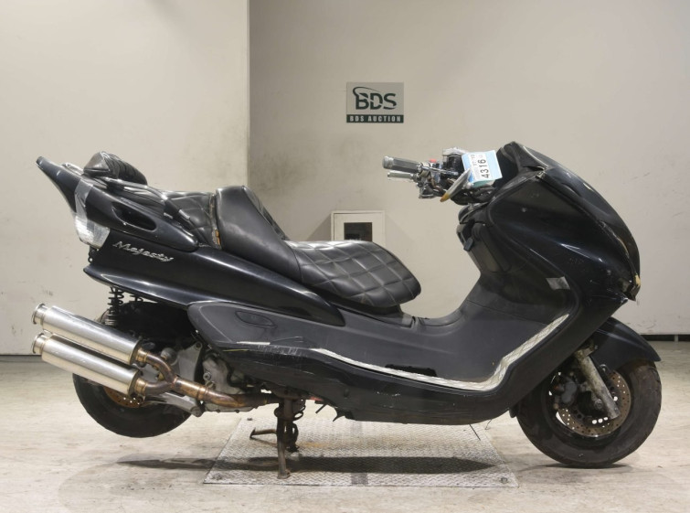 Мотоцикл Yamaha MAJESTY 250C