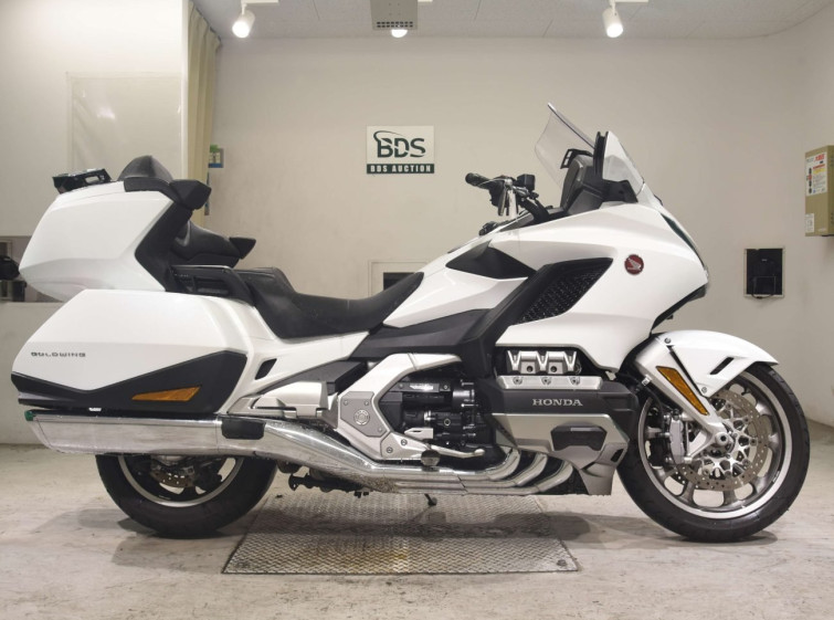 Мотоцикл Honda GL1800 TOUR D с пробегом 18254 km