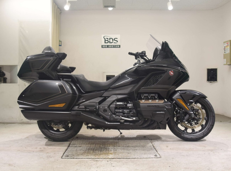 Мотоцикл Honda GL1800 TOUR D с пробегом 1037 km