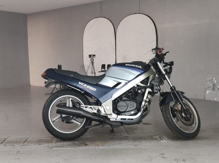 Мотоцикл Honda VTZ250 с пробегом 24275 km