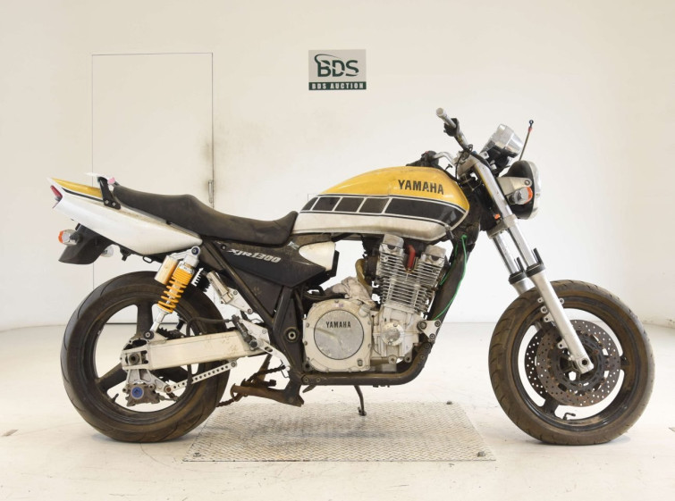 Мотоцикл Yamaha XJR1200