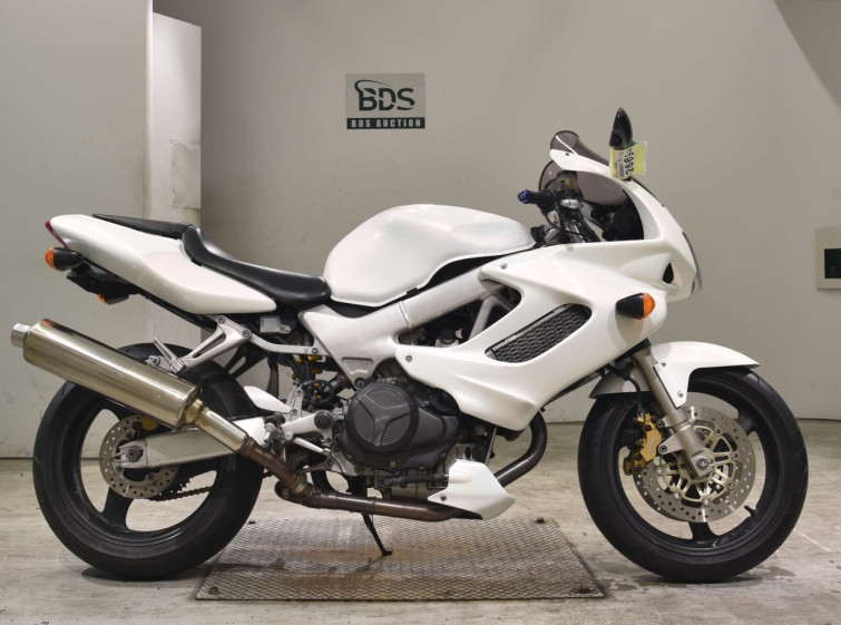 Мотоцикл Honda VTR1000F з пробігом 27543 km