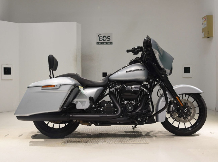 Мотоцикл HD STREET GLIDE FLHXS1870 з пробігом 1924 km