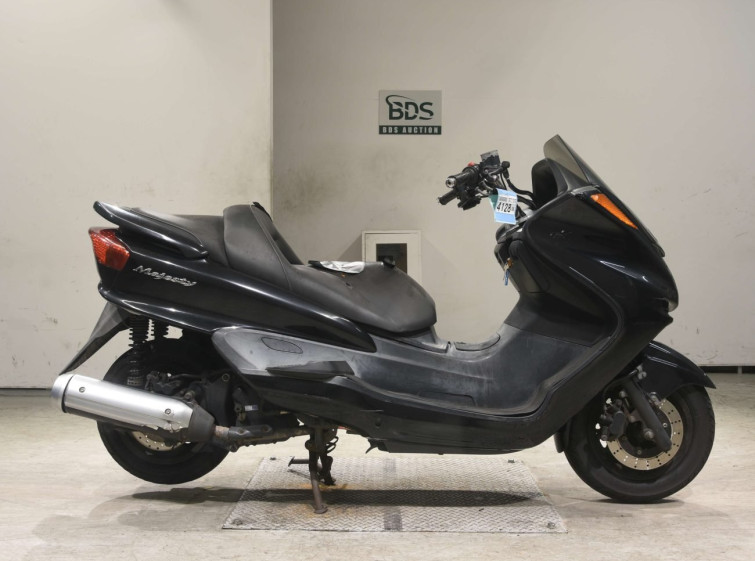 Мотоцикл Yamaha MAJESTY 250C