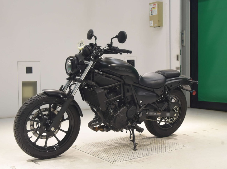 Мотоцикл Kawasaki ELIMINATOR400-3 с пробегом 2801 km