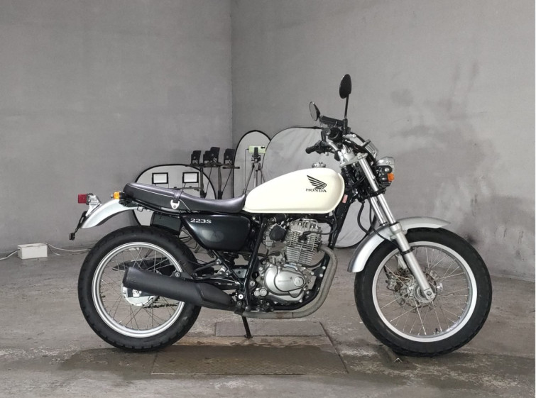 Мотоцикл Honda CB223S з пробігом 17669 km